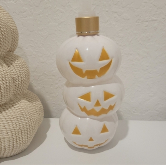 Marshalls White and Gold Pumpkin Trio Handsoap. - Picture 1 of 1